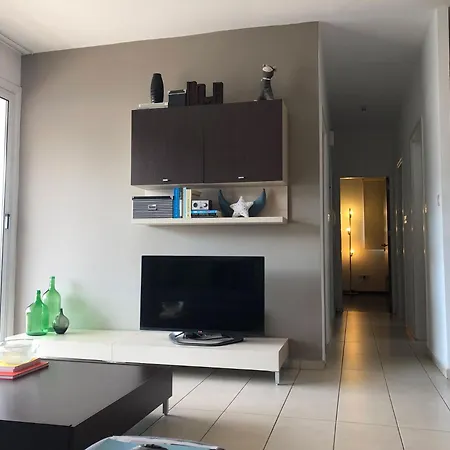 شقة 2br, Cozy Near Nicosia Mall & Highway *