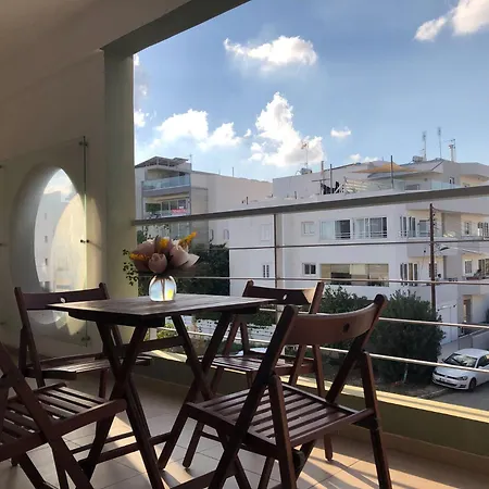 2br, Cozy Near Nicosia Mall & Highway شقة *