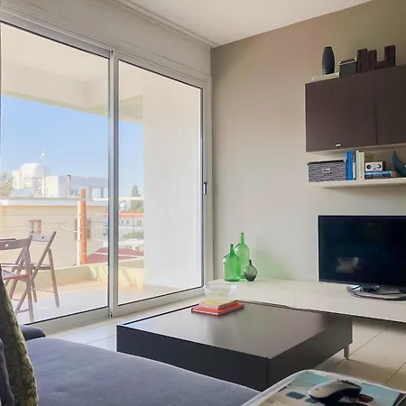 2br, Cozy Near Nicosia Mall & Highway 아파트