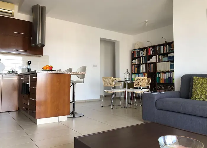 Apartmán 2br, Cozy Near Nicosia Mall & Highway Lakatamia