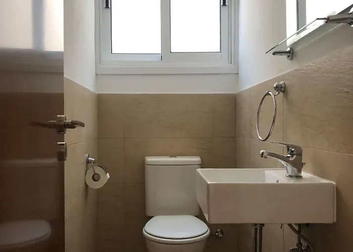 Apartmán 2br, Cozy Near Nicosia Mall & Highway Lakatamia