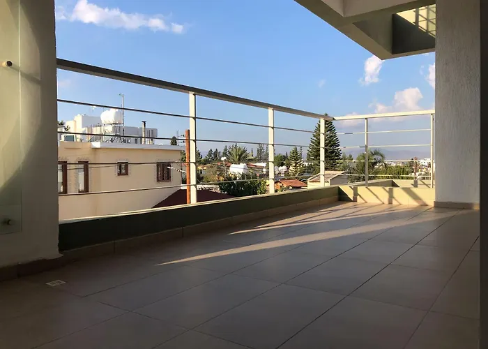 Apartmán 2br, Cozy Near Nicosia Mall & Highway