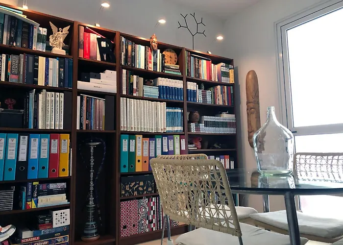 Apartmán 2br, Cozy Near Nicosia Mall & Highway Lakatamia